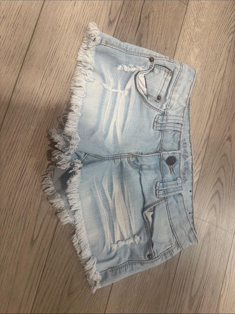 Light Wash Frayed Hem Denim Shorts - Women